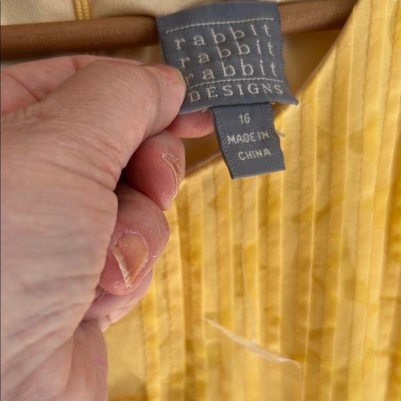 NWT Rabbit Rabbit Rabbit Yellow Sleeveless Pintuck Button Dress - Picture 2 of 6